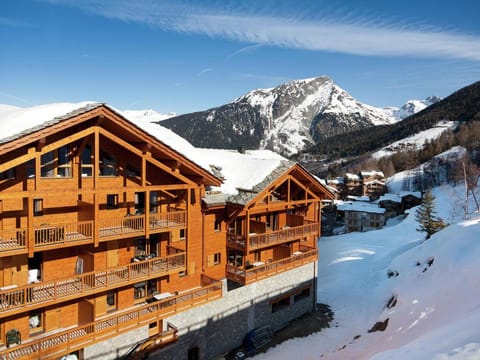 Stylish Chalet in Sainte-Foy with Spa Access Apartment in Sainte-Foy-Tarentaise
