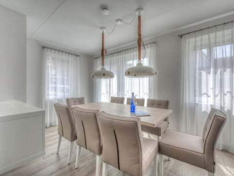 Sunny Zeeland Getaway Villa in Koudekerke