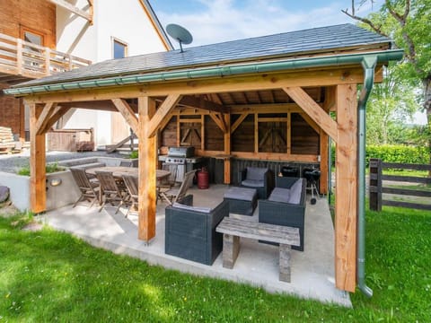 Villa in Freyneux with Garden Villa in Manhay