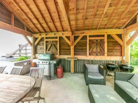 Villa in Freyneux with Garden Villa in Manhay