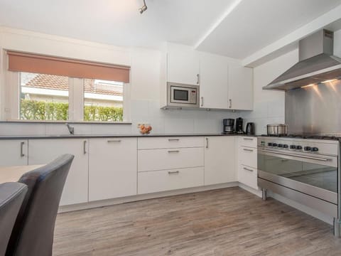 Villa in Arcen with shower  garden Villa in Arcen