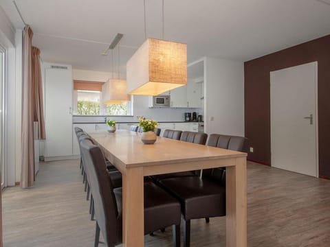 Villa in Arcen with shower  garden Villa in Arcen