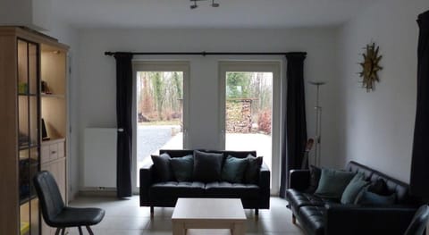 New house on the edge of a large forest, large garden,very quiet, beautiful area Vacation rental in Wallonia, Belgium