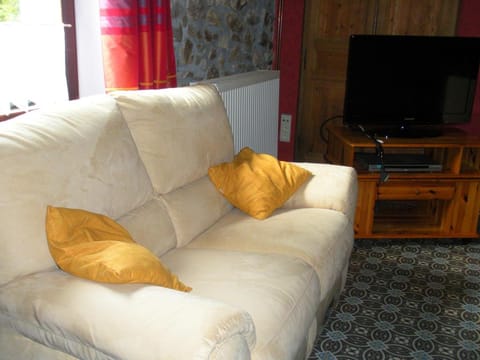 Tranquil Forestside Cottage Vacation rental in Wallonia, Belgium