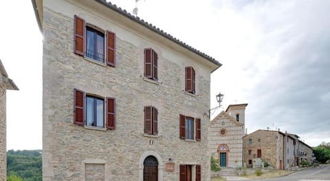 Mansion in Prodo near Lake Bolsena Vacation rental in Umbria
