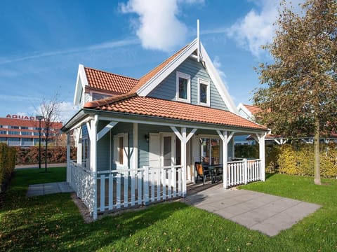 Country House in AquaStaete with Garden Vacation rental in Bruinisse