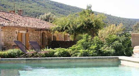 Holiday Home in Lacoste with Pool Vacation rental in Lacoste