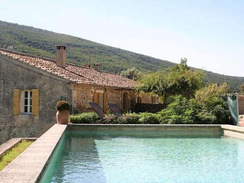 Holiday Home in Lacoste with Pool Vacation rental in Lacoste