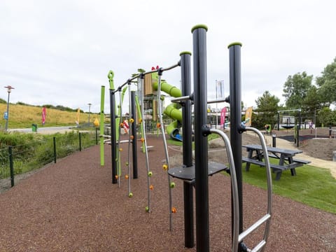 Bungalow in s-Gravenzande with Nautical Charm Vacation rental in s-Gravenzande