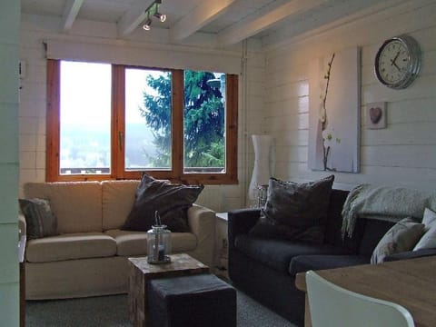 Relaxing Chalet in Dochamps with Swimming Pool and Terrace Vacation rental in Manhay