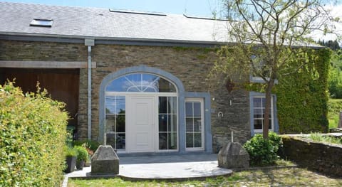 Villa with hottub in calm area Vacation rental in Wallonia, Belgium