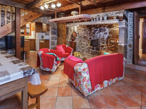 Calvinet Retreat for Six Guests Vacation rental in Auvergne-Rhône-Alpes