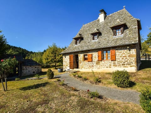 Calvinet Retreat for Six Guests Vacation rental in Auvergne-Rhône-Alpes