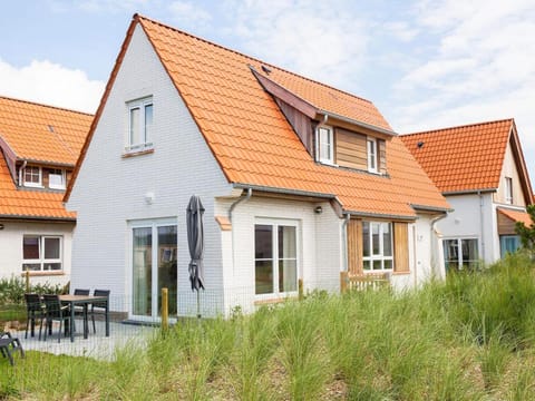 Villa in Breeduyn Village with Garden Villa in Bredene