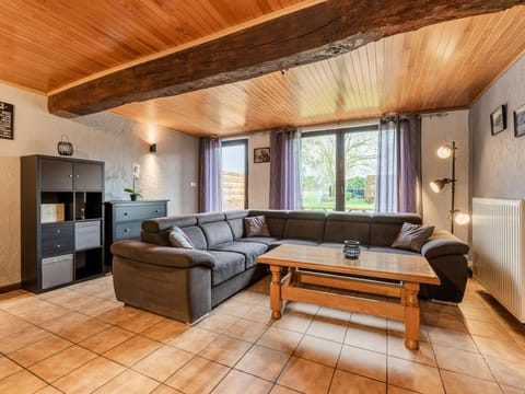 Peaceful Farmhouse, Lessive Vacation rental in Wallonia, Belgium