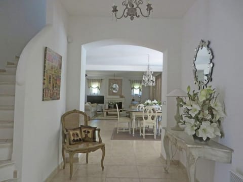 Villa in Gassin near Saint Tropez Beaches Villa in Saint-Tropez