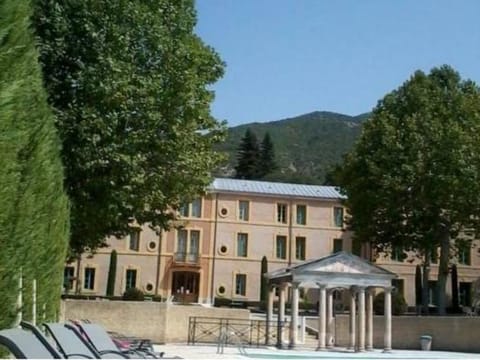 Studio in Montbrun Castle with Pool Apartment in Provence-Alpes-Côte d'Azur