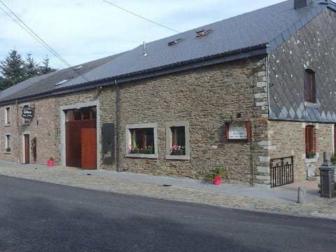 Cottage in a well-equipped and comfortable farmhouse Vacation rental in Wallonia, Belgium