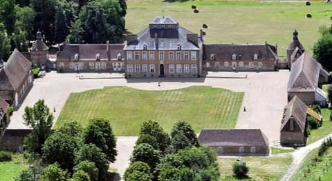 Bed  breakfast in chateau in Allier Villa in Centre-Val de Loire