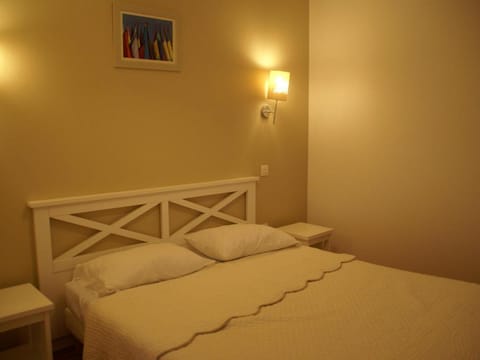 Modern Seafront Flat Apartment in Guidel