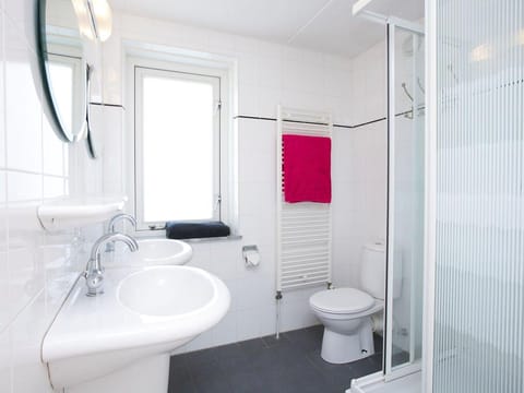 Villa in Cape Helius with Garden Terrace Hotel in Hellevoetsluis