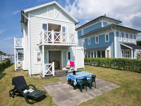 Villa in Cape Helius with Garden Terrace Hotel in Hellevoetsluis