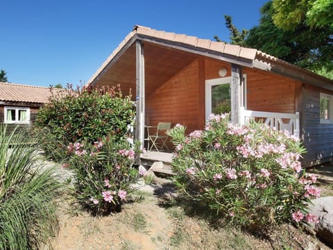 Pleasant chalet with covered terrace Vacation rental in Carnoux-en-Provence