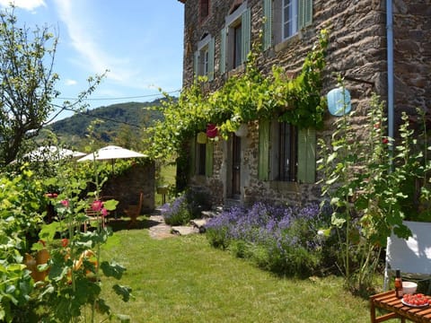 Retreat in Villeneuve-dAllier Vacation rental in Auvergne-Rhône-Alpes
