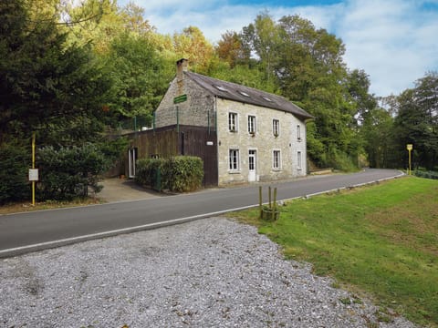 Spacious Family Home, Sosoye Vacation rental in Wallonia, Belgium