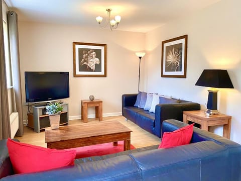 Aylesbury Contractor & Staycation Home  Vacation rental in Aylesbury