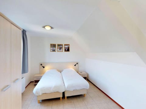 Villa in Zeeland with Private Terrace Villa in Wolphaartsdijk