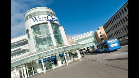 Blue Haven Silver Service Apartments  Free Parking Apartment in Southampton