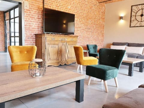 Spacious holiday home with a large playroom Vacation rental in Manhay