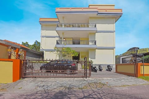 OYO Life 90675 Ld Residence Hotel in Kuta Selatan