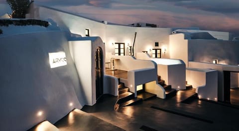 Abyss Santorini Hotel in Oia