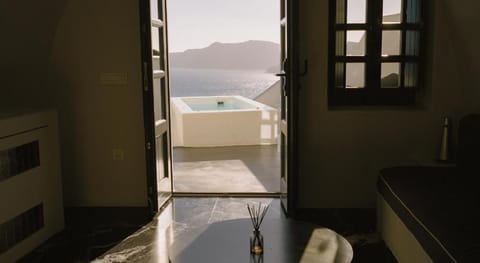 Abyss Santorini Hotel in Oia