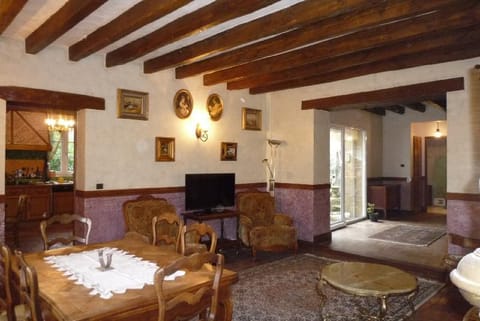 The Swan, 3 bedroom house at the Songbird Sanctuary Vacation rental in Centre-Val de Loire