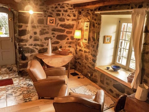 Cozy Countryside Escape in Auvergne Vacation rental in Auvergne-Rhône-Alpes