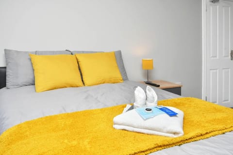 Townhouse @ Bucknall New Road Stoke Vacation rental in Stoke-on-Trent