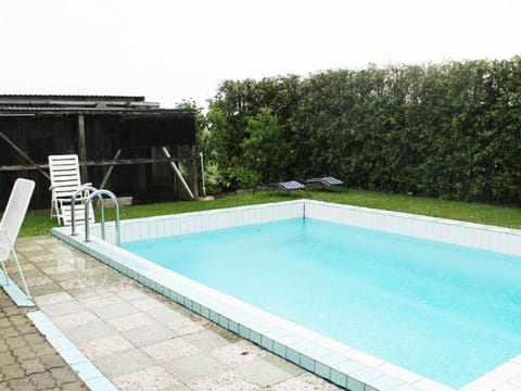 Schone Zweizimmer-Ferienwohnung mit Pool im Garten Apartment in Schleswig-Holstein