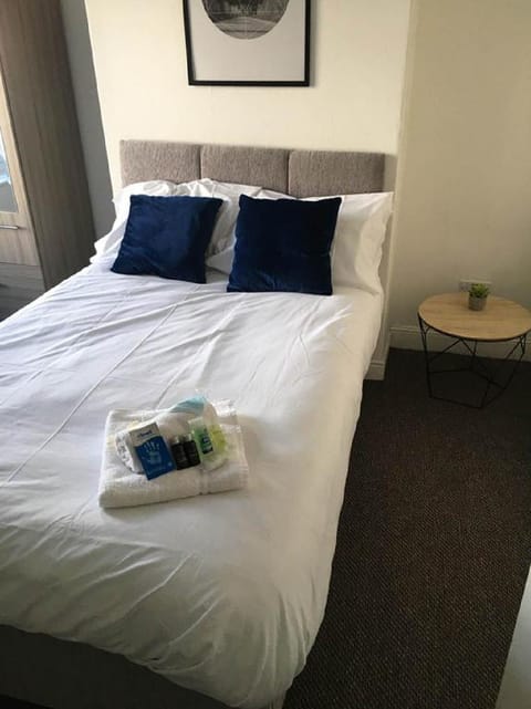 Townhouse @ Victoria Road Stoke  Vacation rental in Stoke-on-Trent