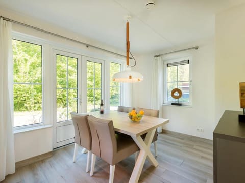 Villa in Dishoek near the North Sea Beach Villa in Koudekerke