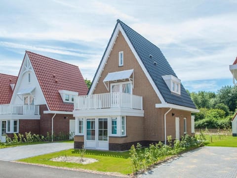 Relax in Coastal Luxury Villa in Koudekerke