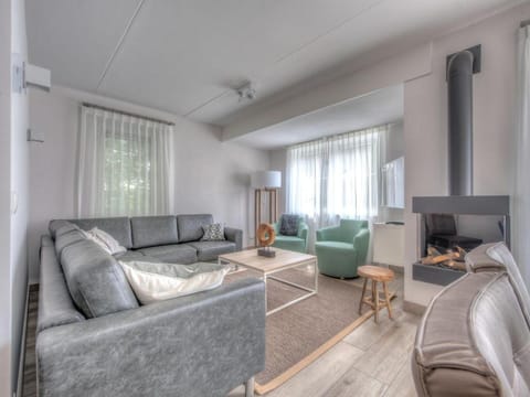 Relax in Coastal Luxury Villa in Koudekerke