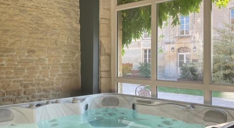 Le domaine de l'Hostellerie Bed and Breakfast in Normandy