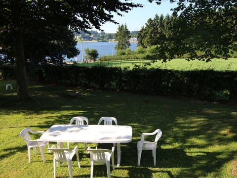 Detached chalet with views of the lake of Butgenbach in the middle of nature Vacation rental in Wallonia, Belgium