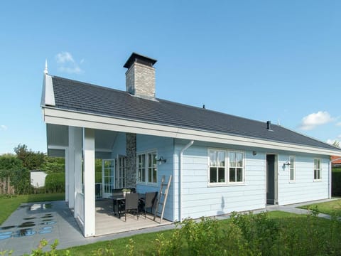 Holiday Home near Dutch Coast  Forest Vacation rental in Noordwijkerhout