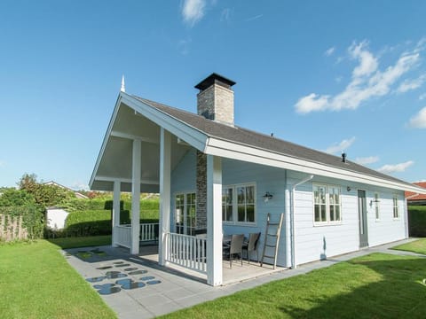 Holiday Home near Dutch Coast  Forest Vacation rental in Noordwijkerhout