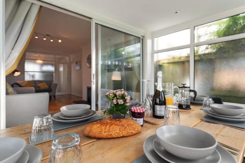 Ty Gwyn - Hot Tub, Parking, Dog Friendly Country House in Saundersfoot