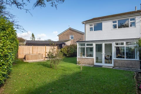 Ty Gwyn - Hot Tub, Parking, Dog Friendly Country House in Saundersfoot